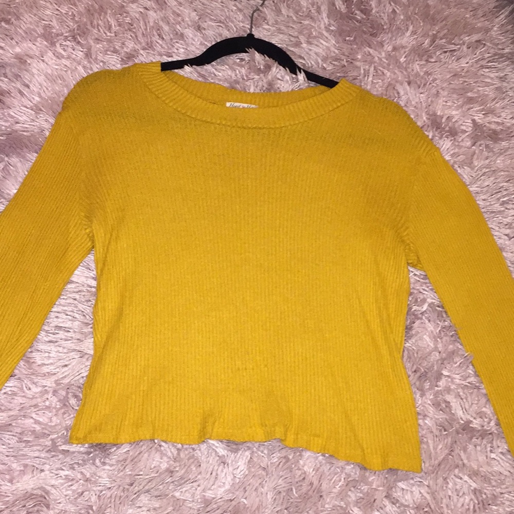 Long Sleeve Crop Top💛